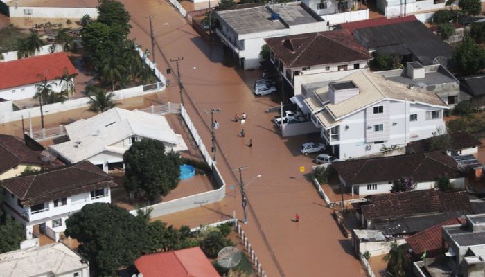 Chuvas levam cidades de Santa Catarina a decretar emergência